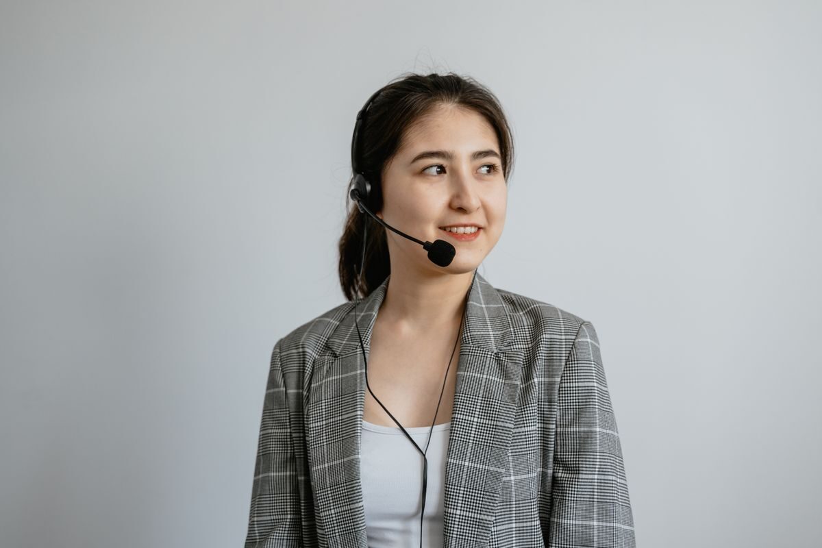 Money Wealth Track customer support representative